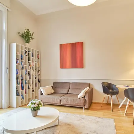 Apartment Charming With Parliament Views *