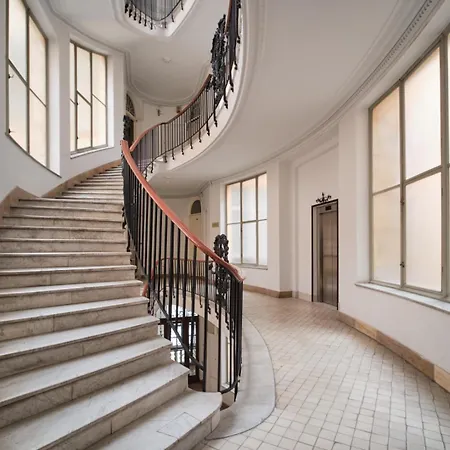 Apartment Charming With Parliament Views *