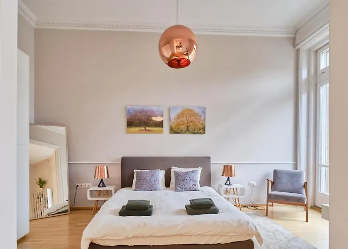 Apartment Charming With Parliament Views