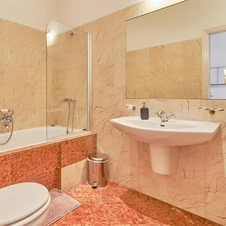 Appartamento Charming With Parliament Views